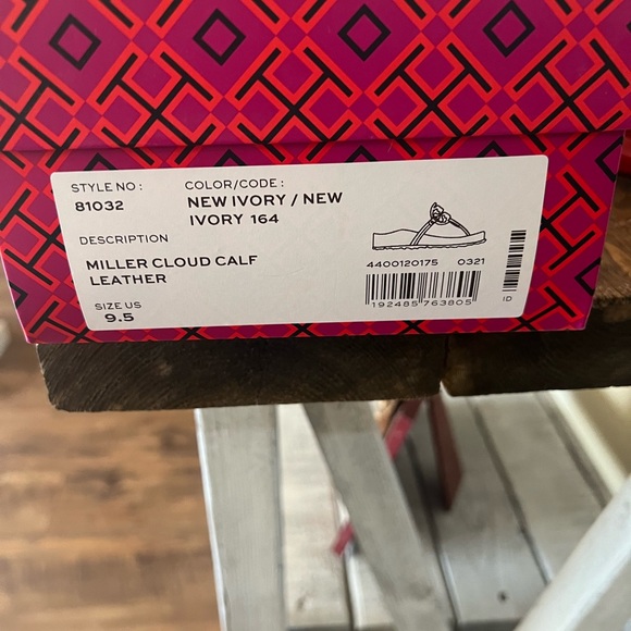 New Tory Burch sandals - Picture 4 of 5